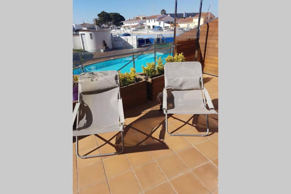 Appart Residence De Standing Calme Avec Piscine Roses Luaran gambar